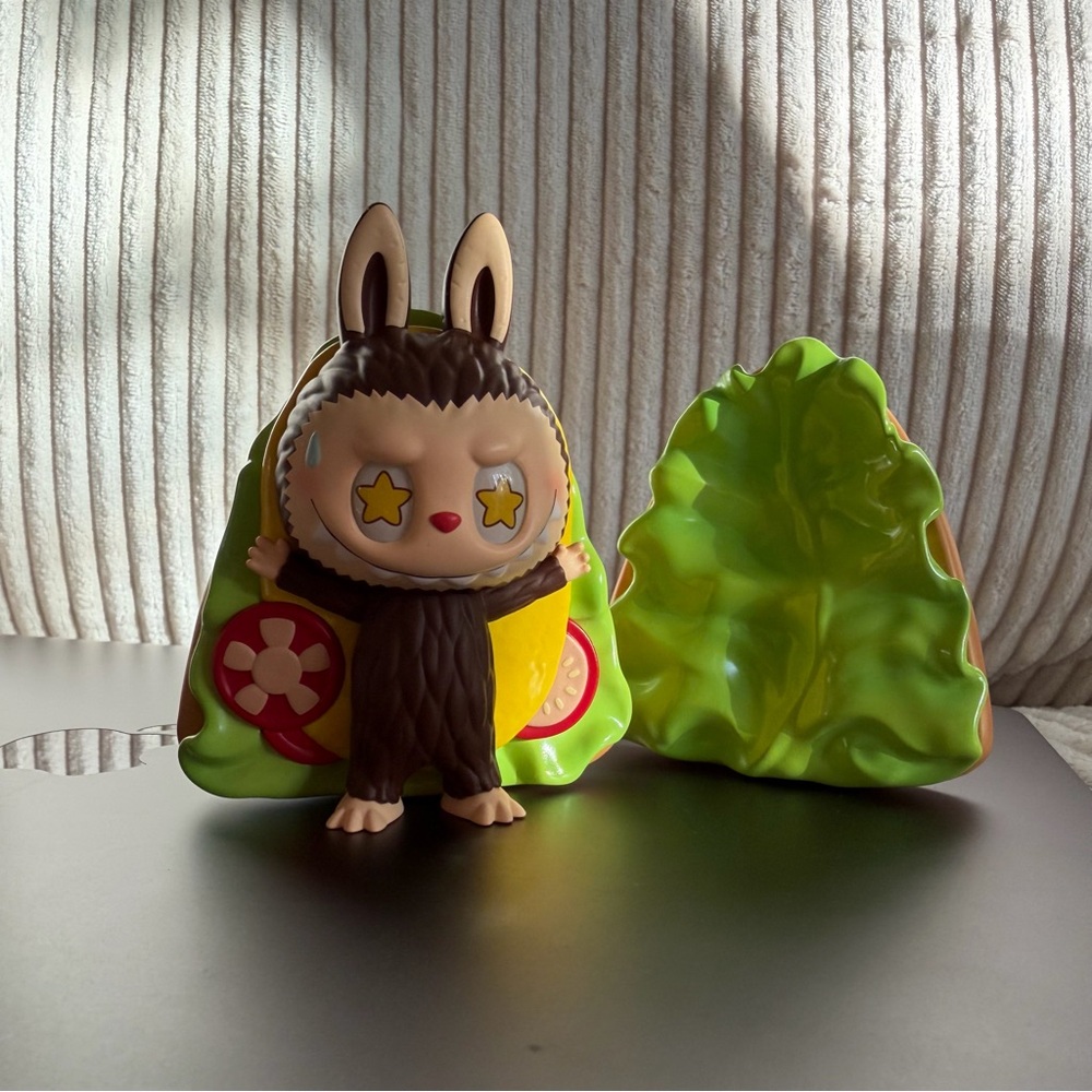 Pop Mart The Monsters Labubu Wacky mart - Sandwich